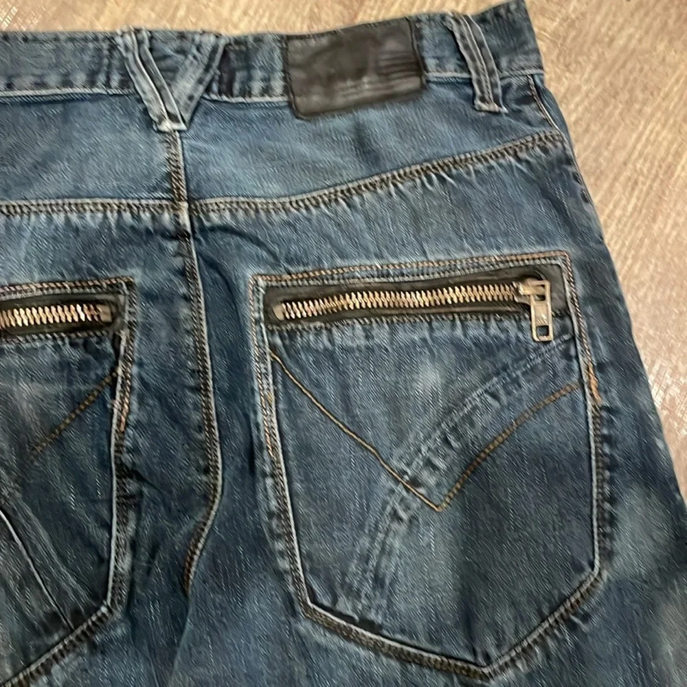 William‎ Rast Twisted Arc Button Fly Skinny Leg Jeans